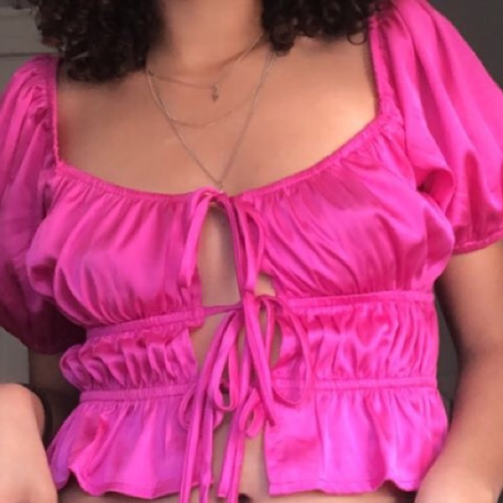 European style pink crop top